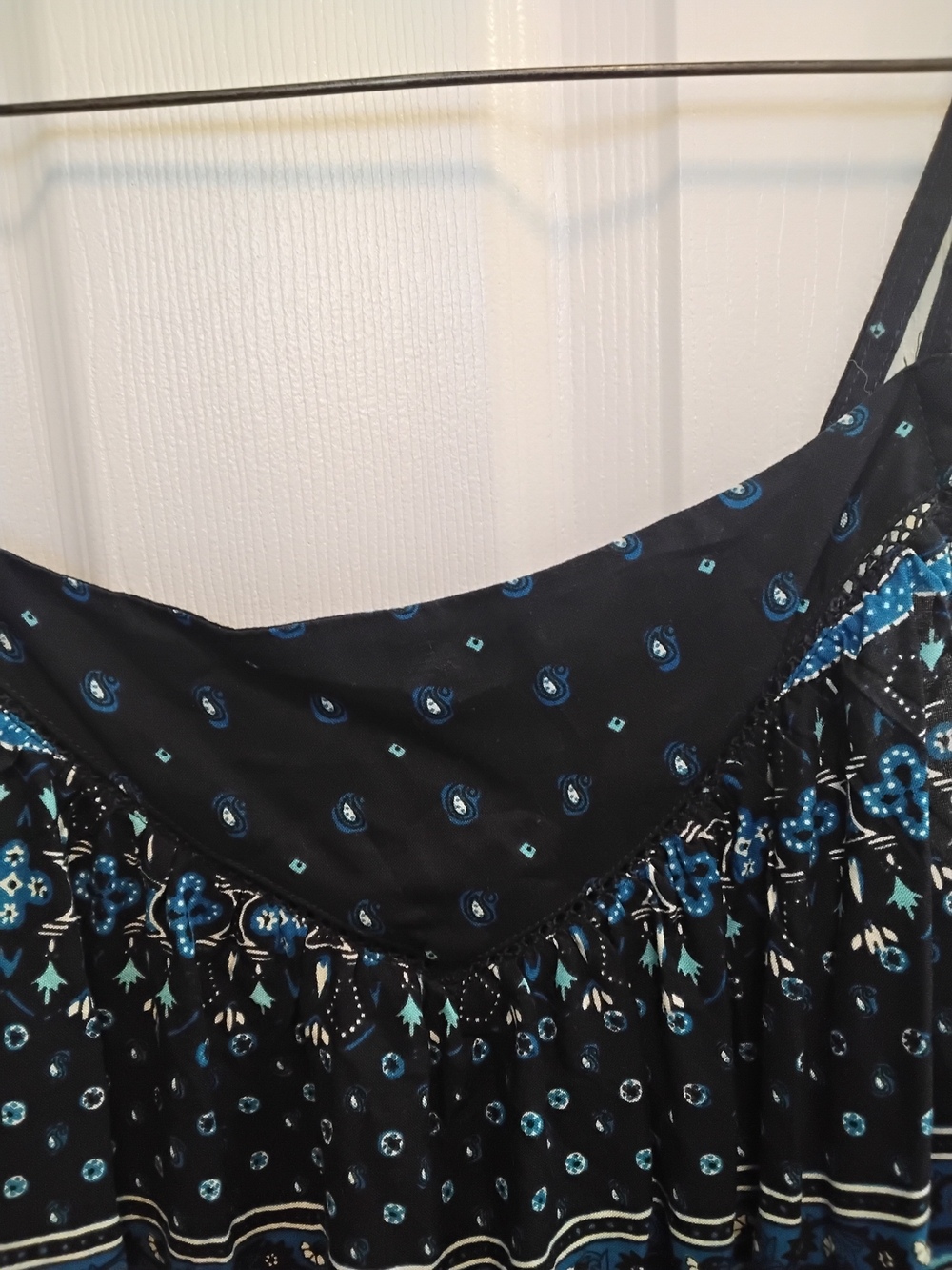 Navy Blue Printed Spaghetti Strap Boho, Paisley, Beaded Camasole Top Size 8 - Picture 3 of 8